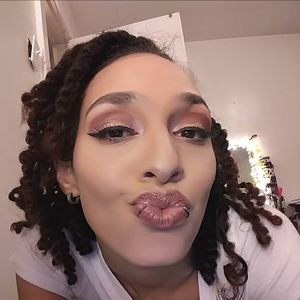 Meet your Posher, Natasha